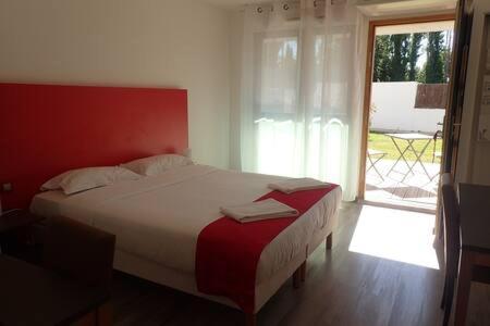 Les Jardins D'Athena Aparthotel Eguilles Ngoại thất bức ảnh
